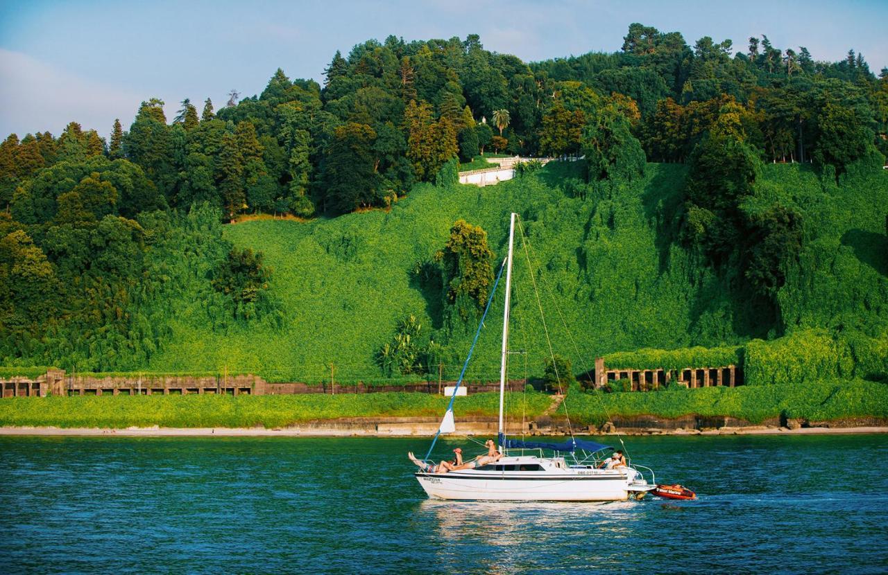 Green Hills Батуми Екстериор снимка